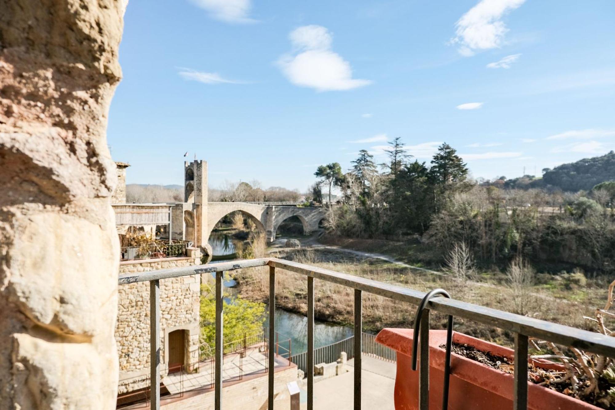 10 Del Pont Alojamiento Con Vistas Panoramicas Besalú Extérieur photo